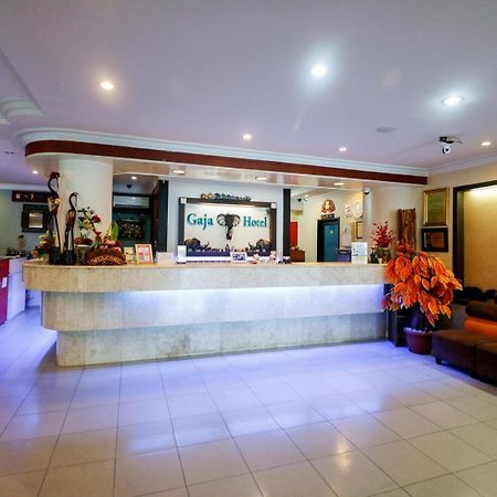Reddoorz Plus @ Jalan Dr Sutomo פקאנבארו מראה חיצוני תמונה